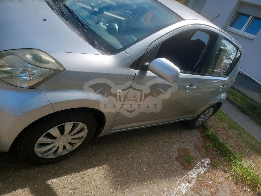 Daihatsu Sirion 2005