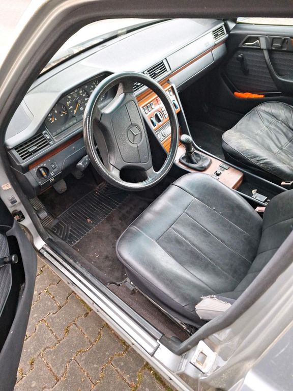 Mercedes-Benz 250 1993