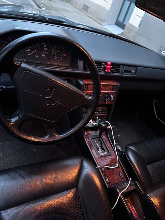 Mercedes-Benz CE 220 1993