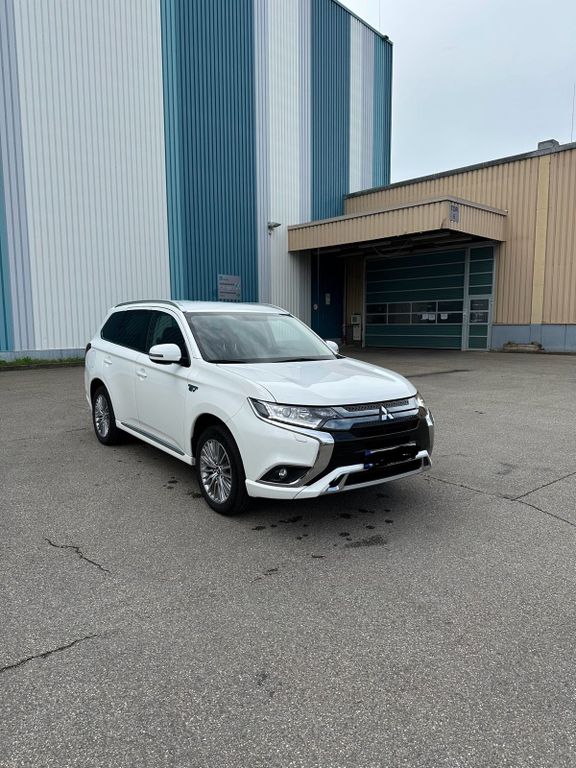 Mitsubishi Outlander 2021