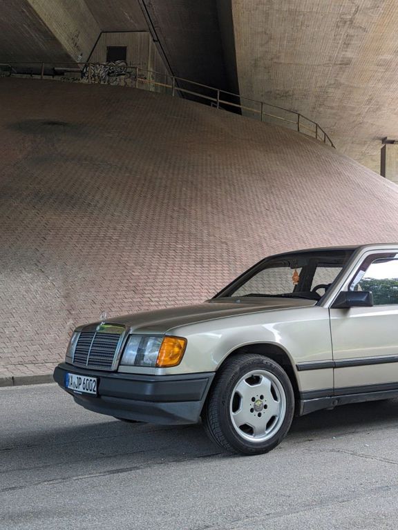 Mercedes-Benz 250 1989