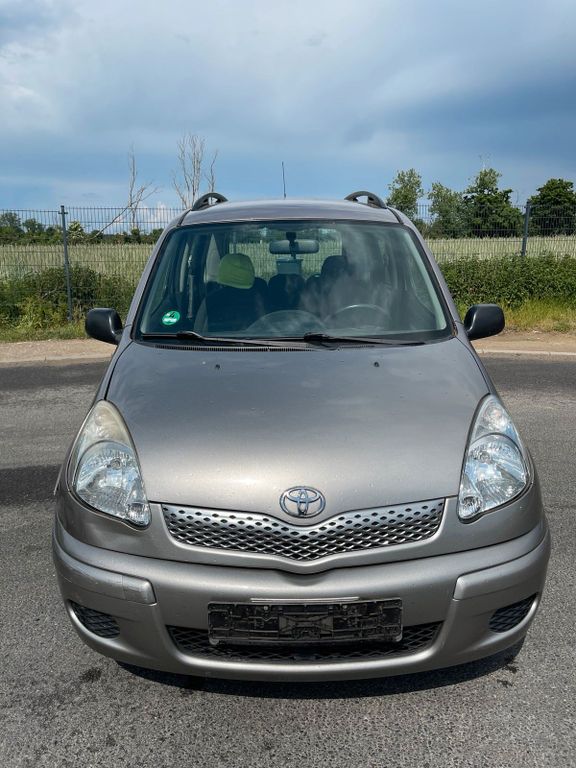 Toyota Verso 2003