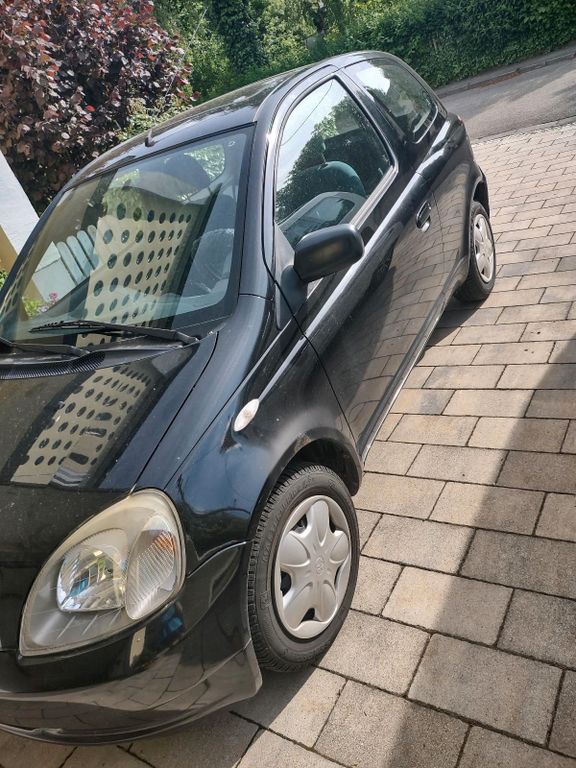 Toyota Yaris 1999
