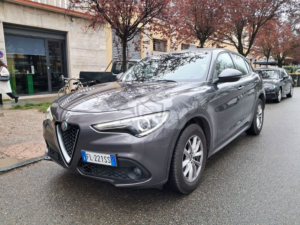 Alfa Romeo Stelvio 2017