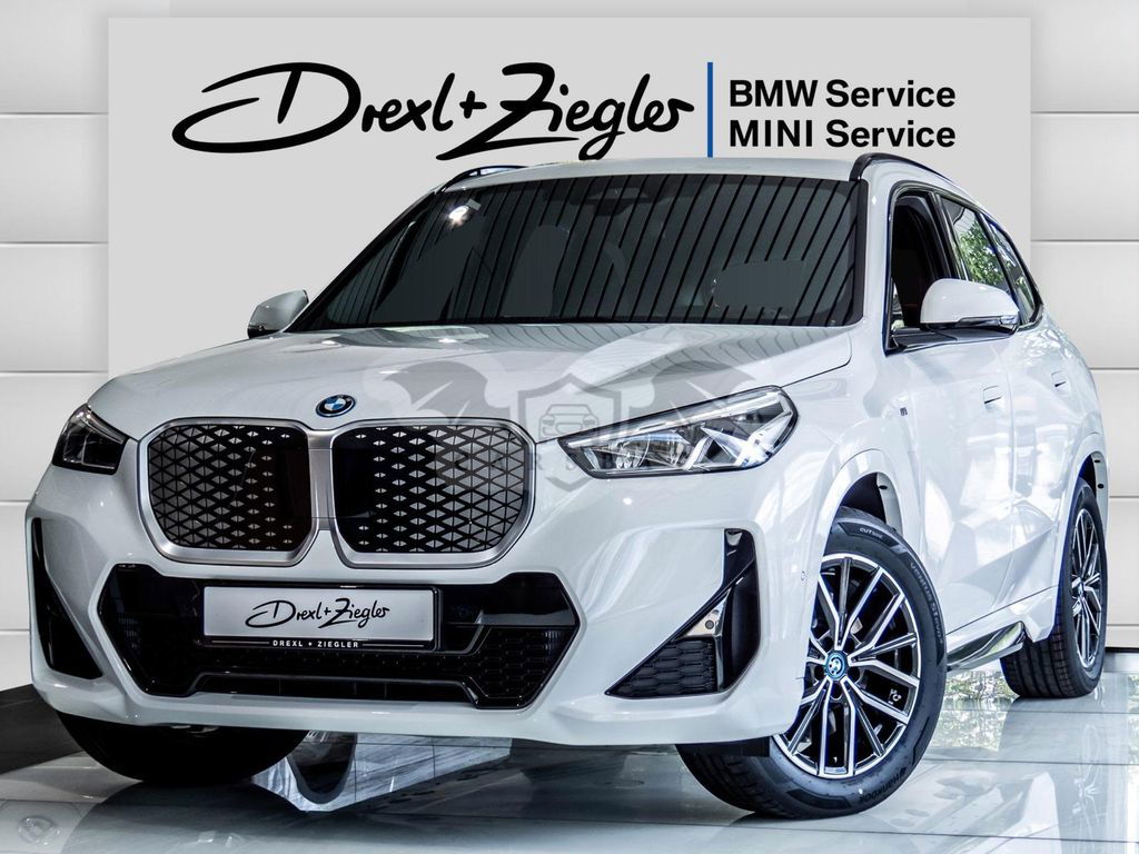 BMW iX1 2024