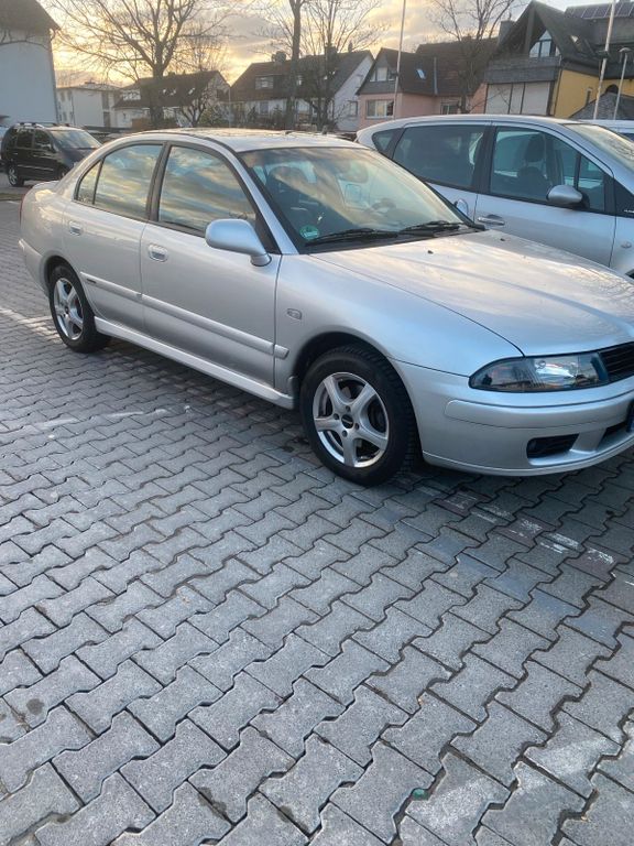 Mitsubishi Carisma 2004