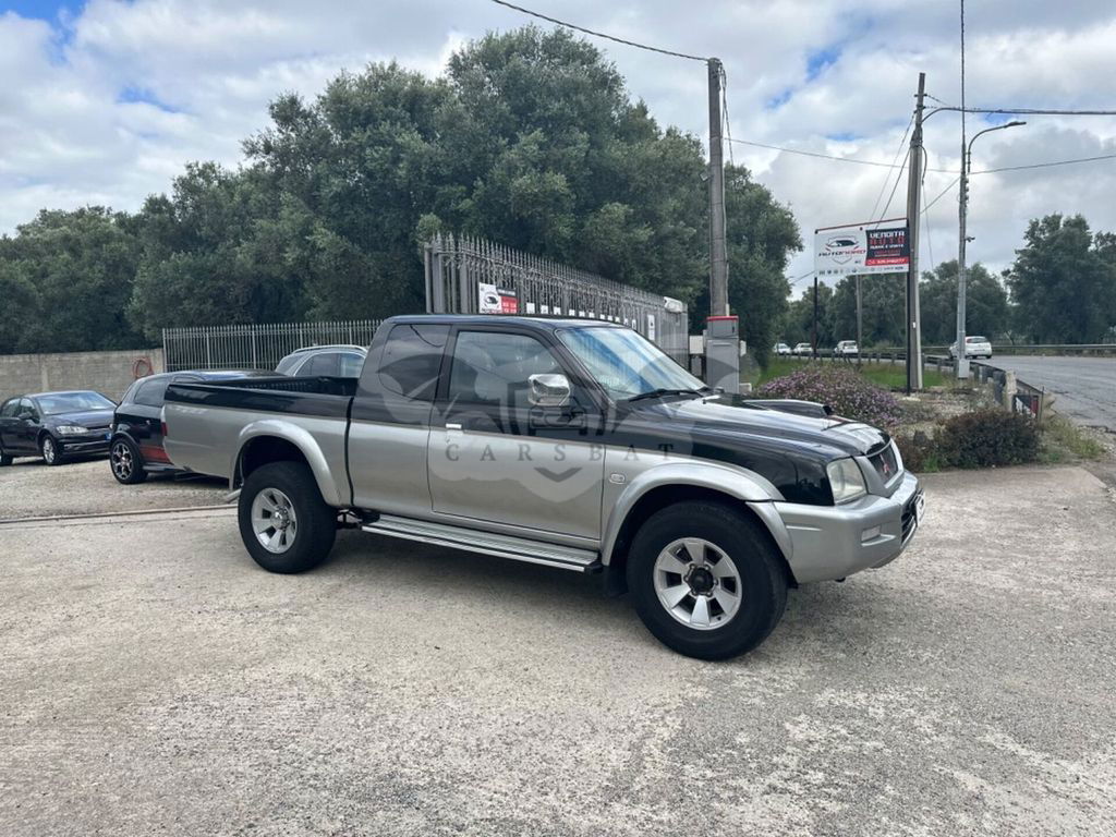 Mitsubishi L200 2005