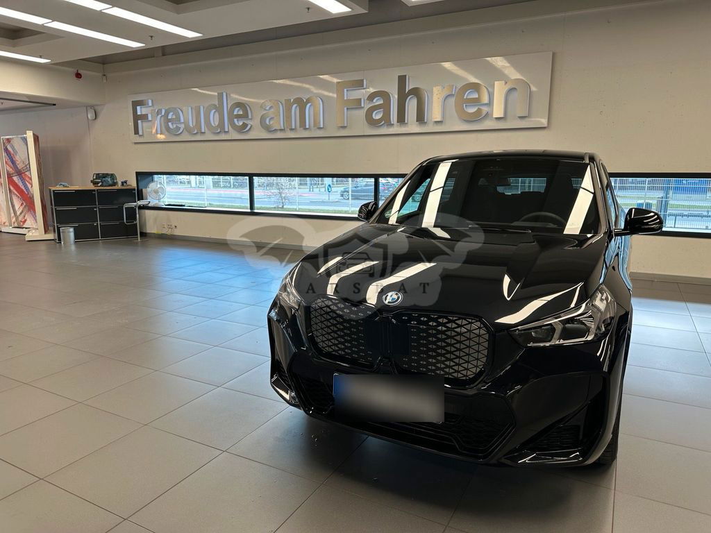 BMW iX1 2024