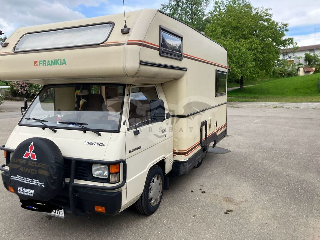 Mitsubishi L300 1990
