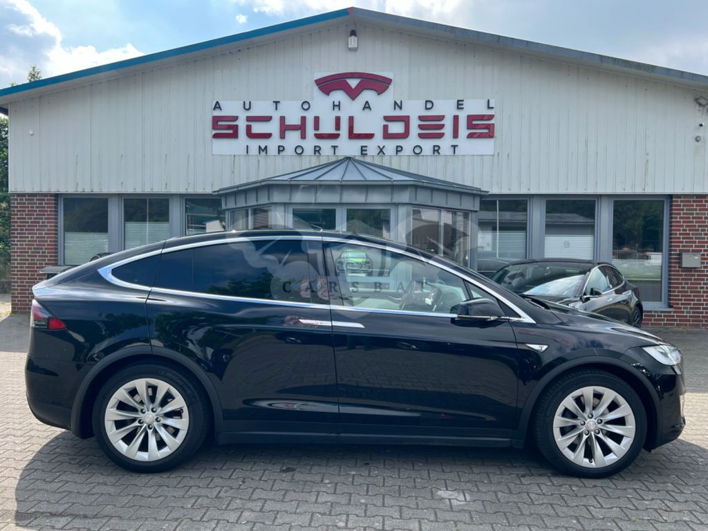 Tesla Model X 2016