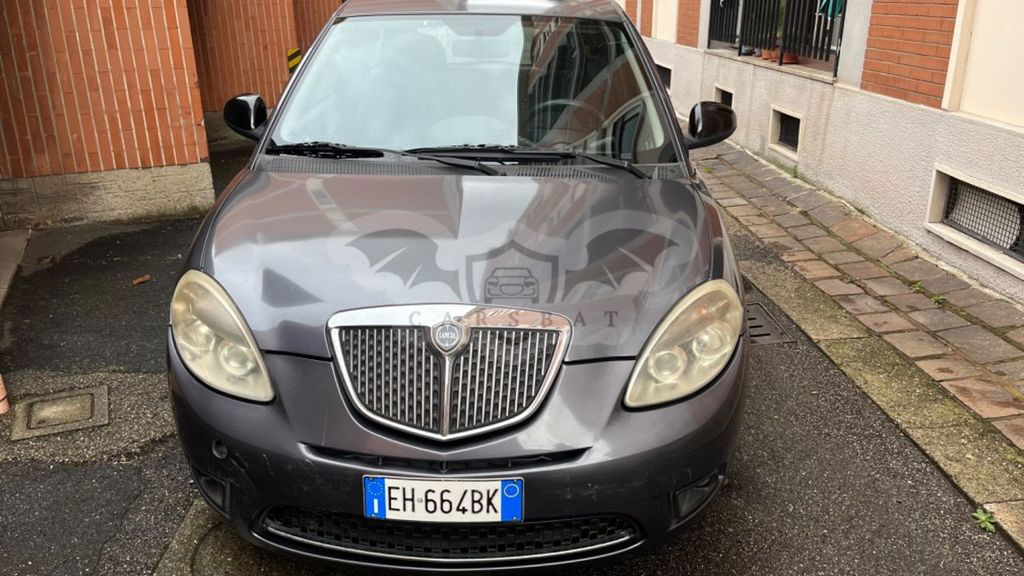 Lancia Ypsilon 2011