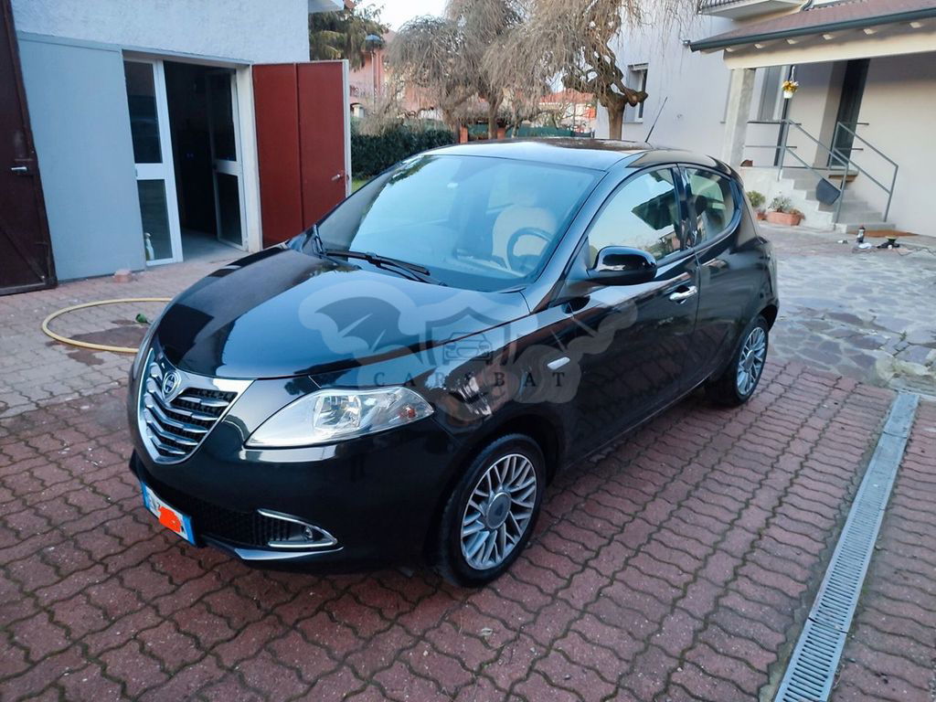 Lancia Ypsilon 2012