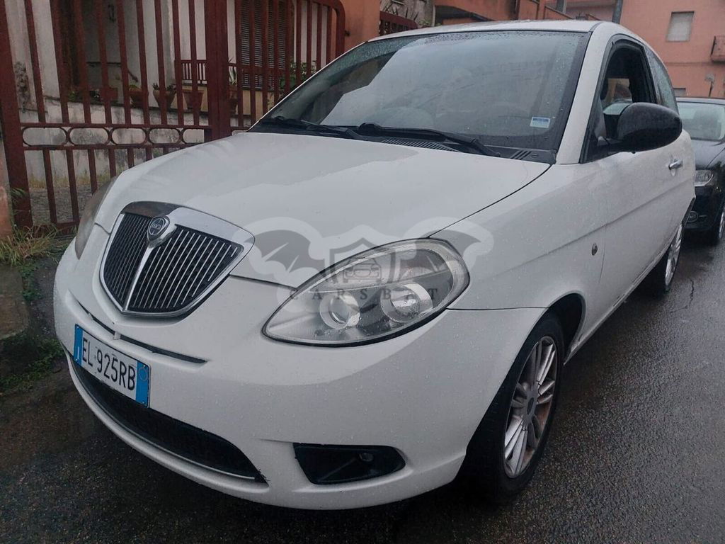 Lancia Ypsilon 2012