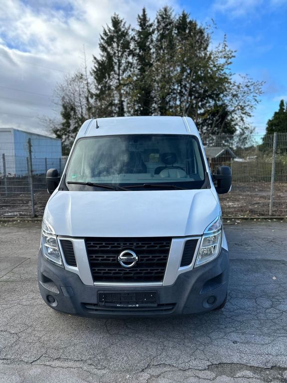Nissan NV400 2012