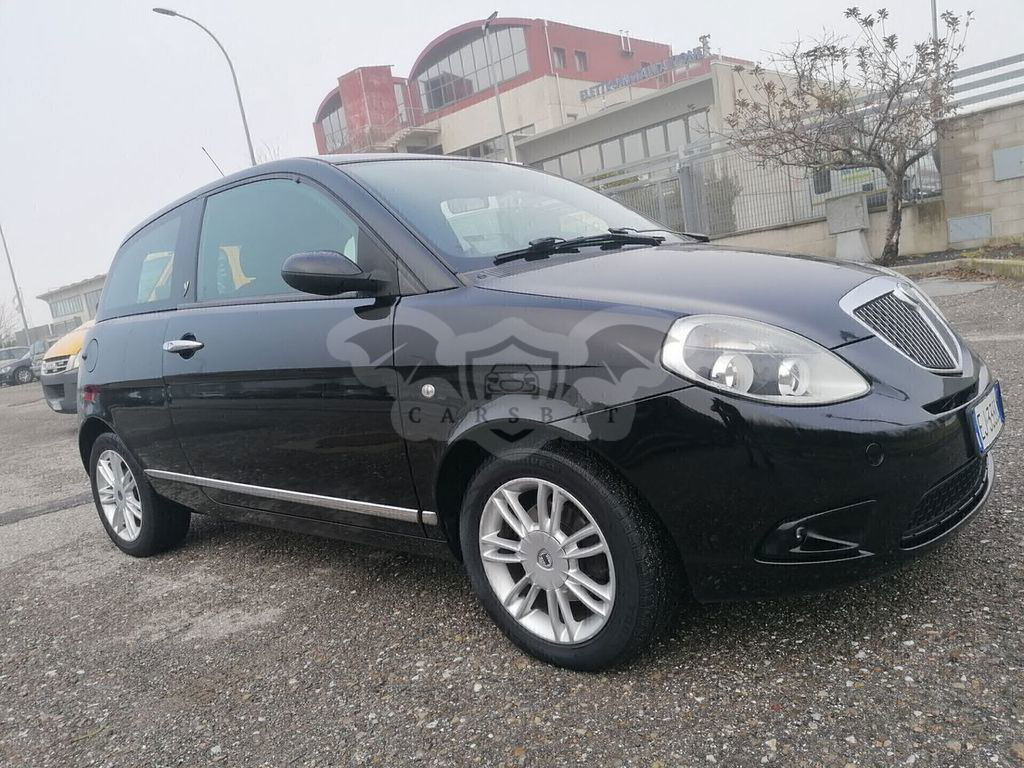 Lancia Ypsilon 2011