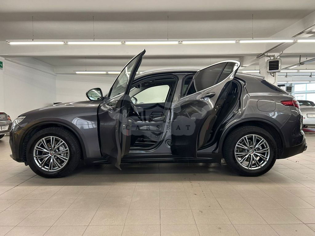 Alfa Romeo Stelvio 2021
