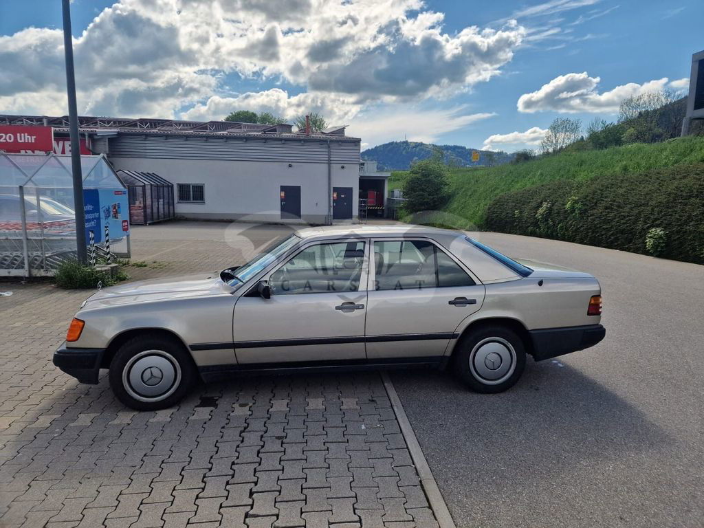 Mercedes-Benz 250 1989