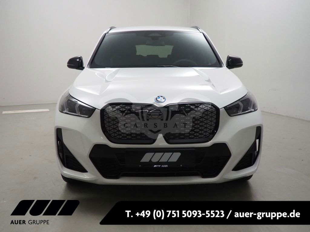 BMW iX1 2024