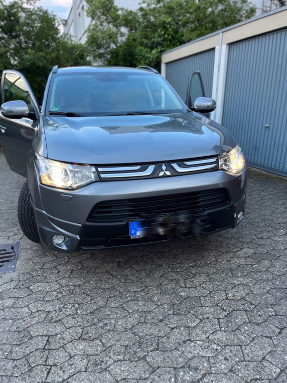 Mitsubishi Outlander 2013