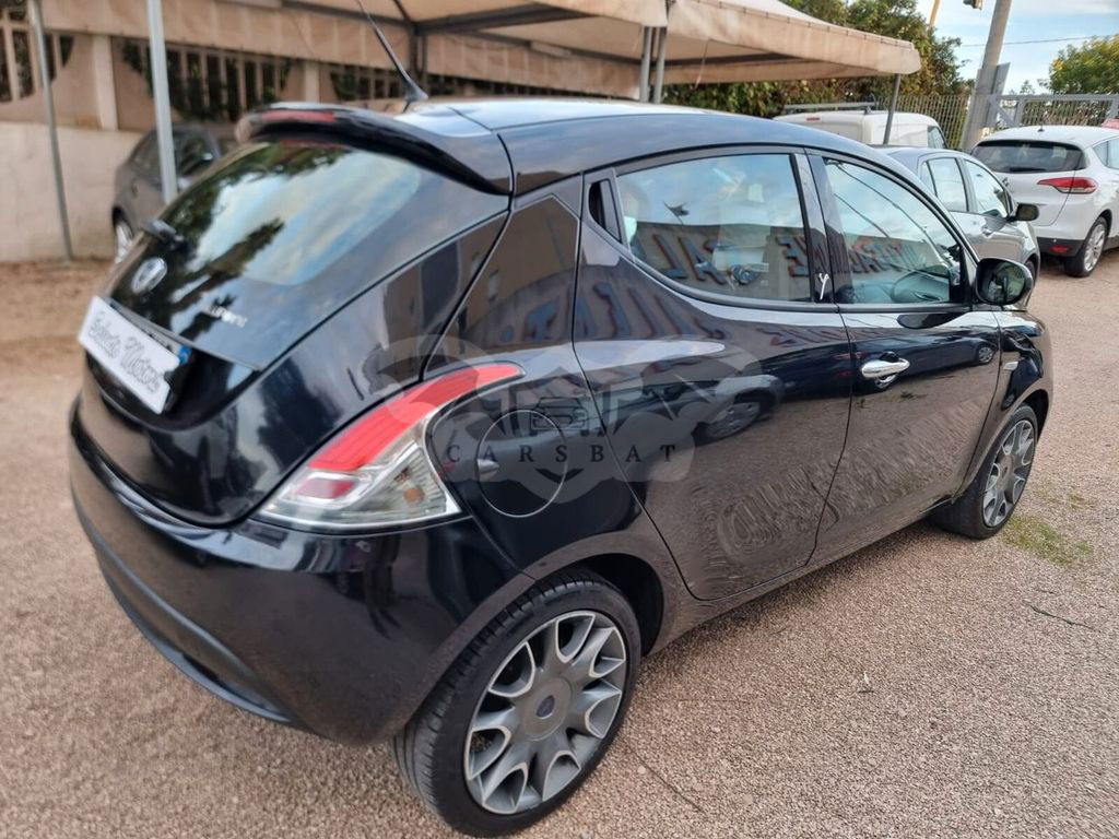 Lancia Ypsilon 2012