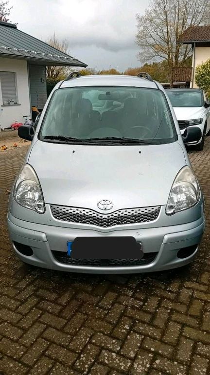 Toyota Verso 2004