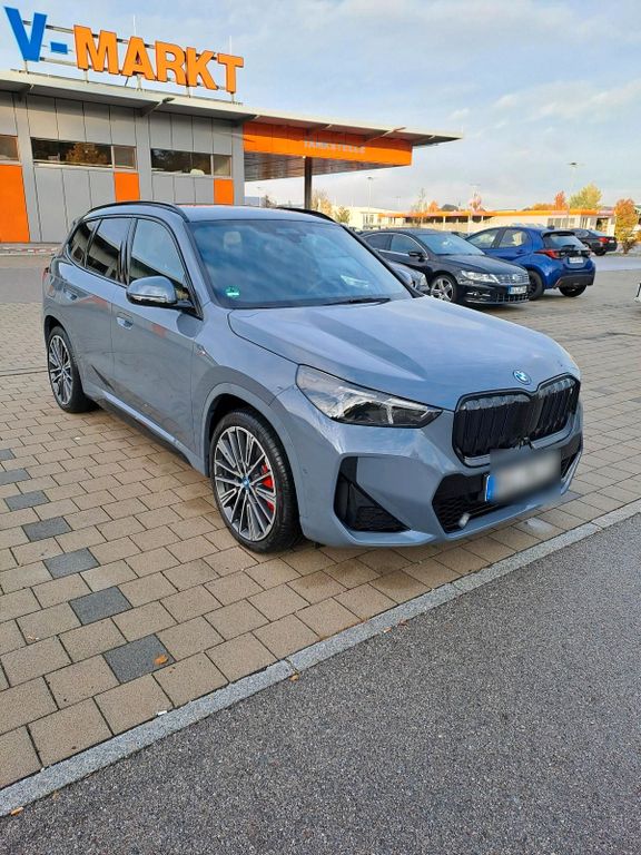 BMW iX1 2023