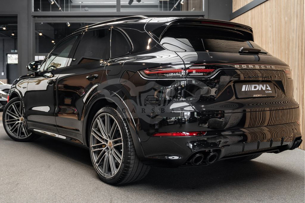 Porsche Cayenne 2021