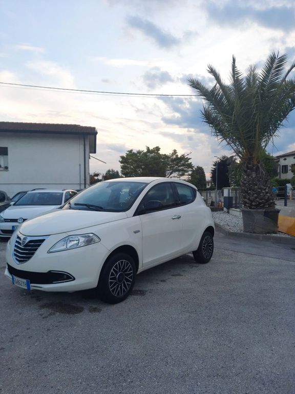 Lancia Ypsilon 2015