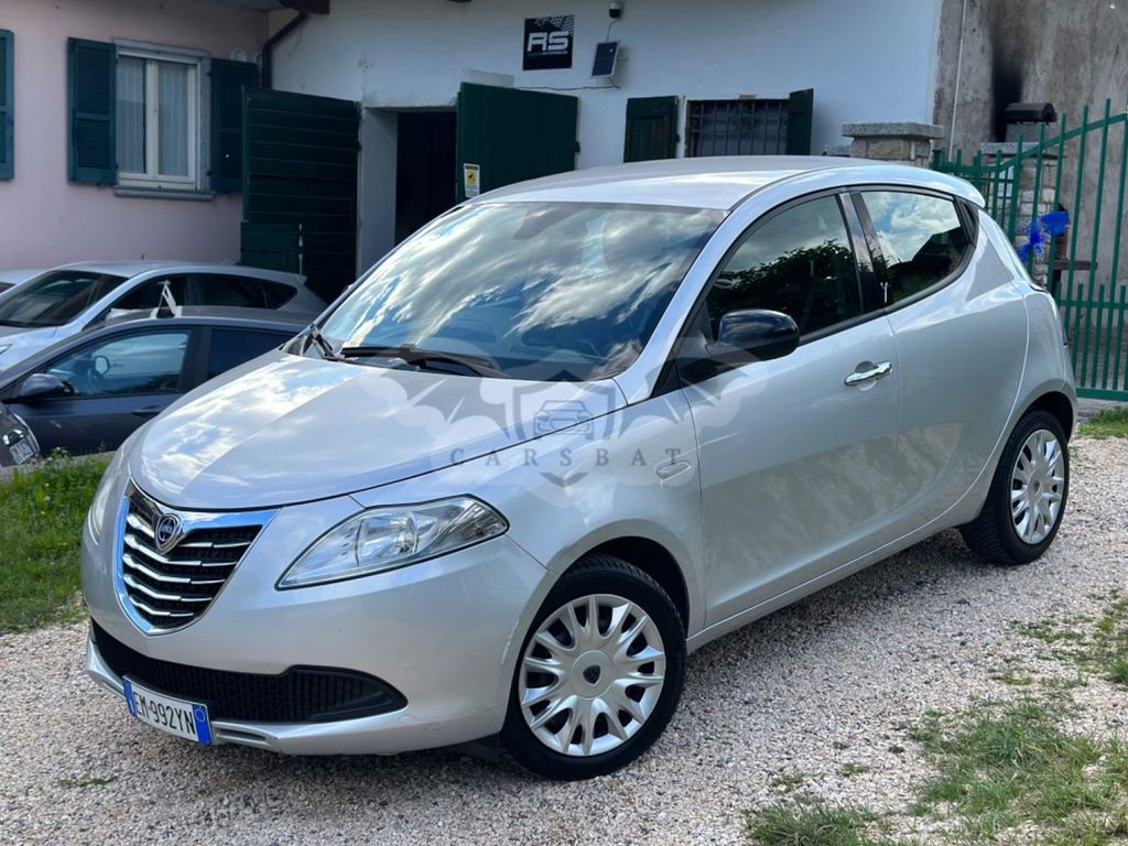 Lancia Ypsilon 2012