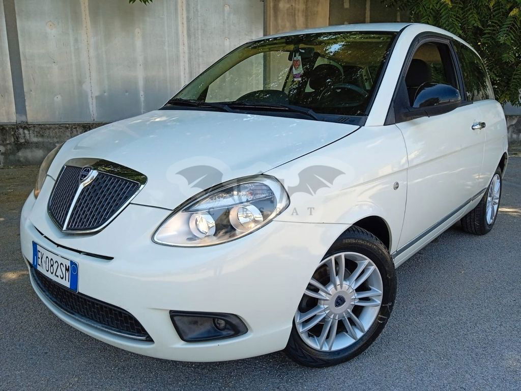 Lancia Ypsilon 2011