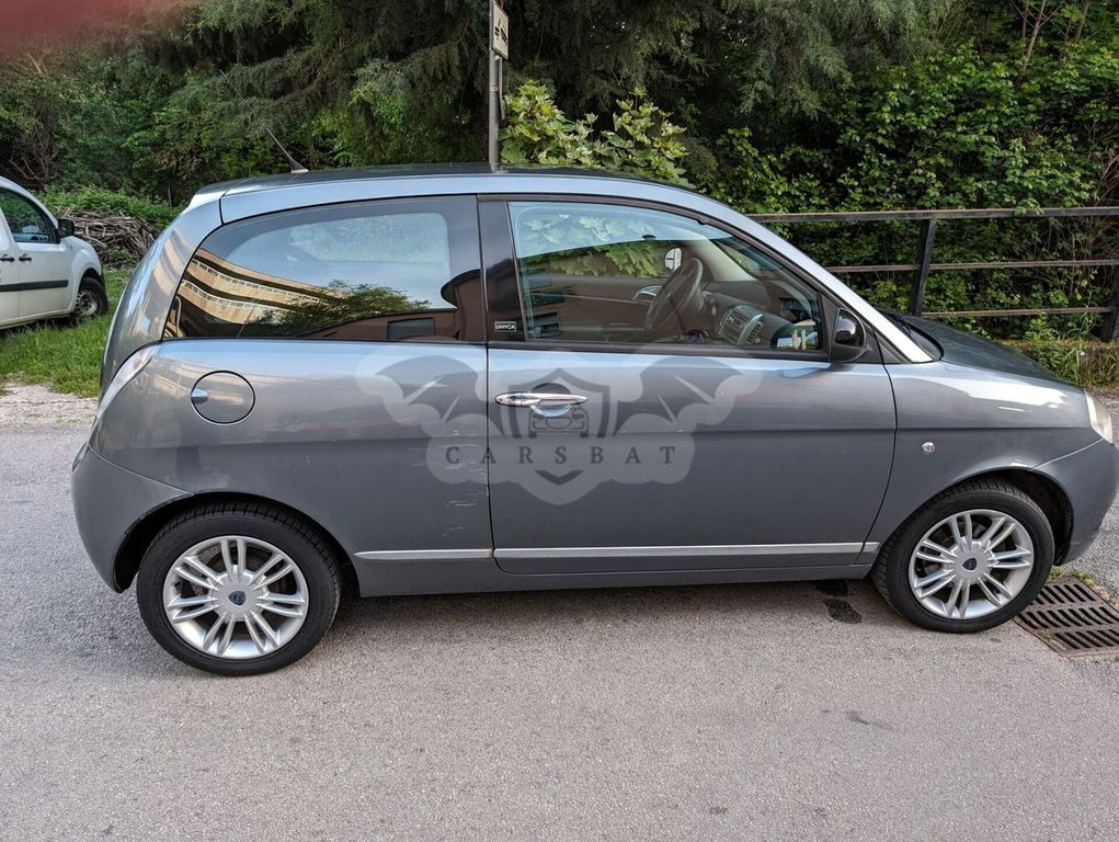 Lancia Ypsilon 2012