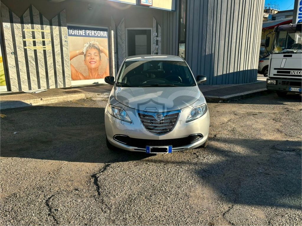 Lancia Ypsilon 2012