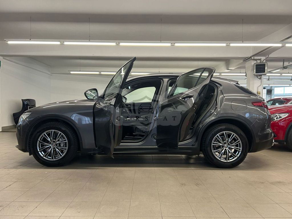 Alfa Romeo Stelvio 2021