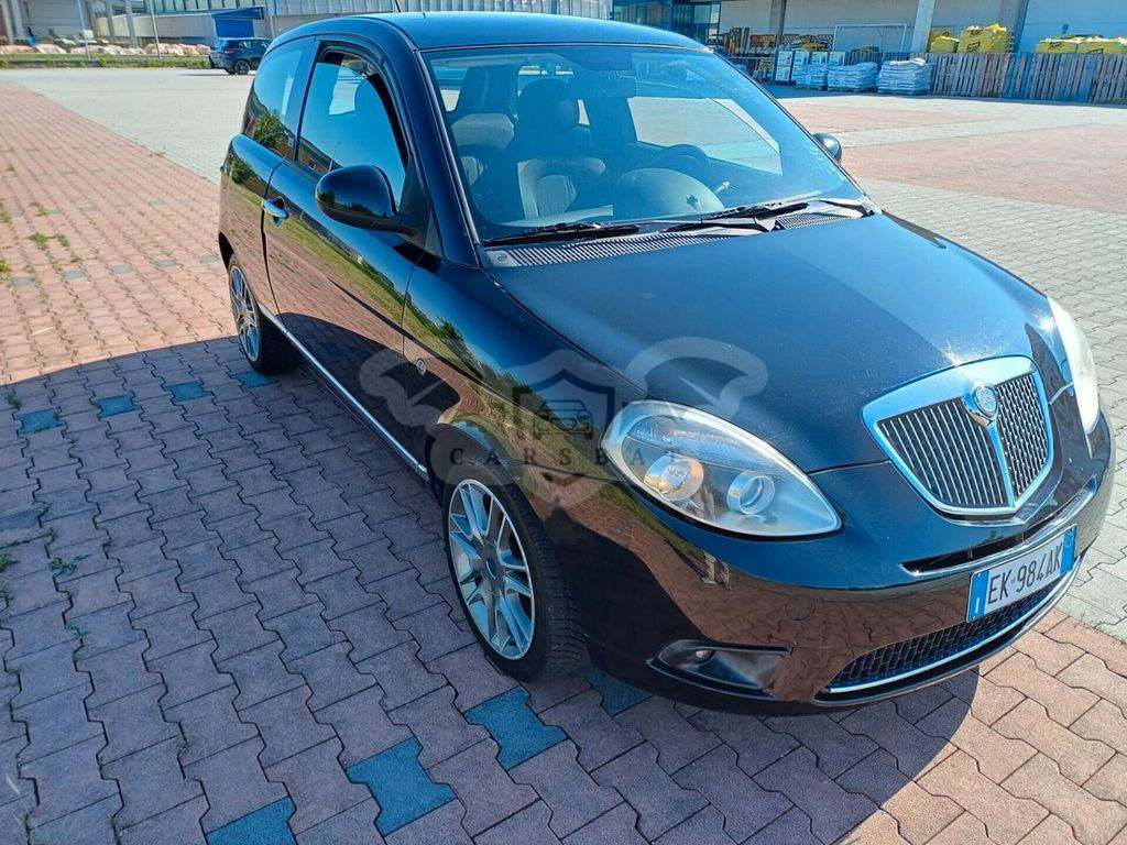 Lancia Ypsilon 2011
