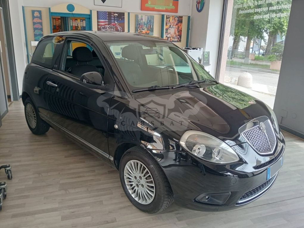Lancia Ypsilon 2011