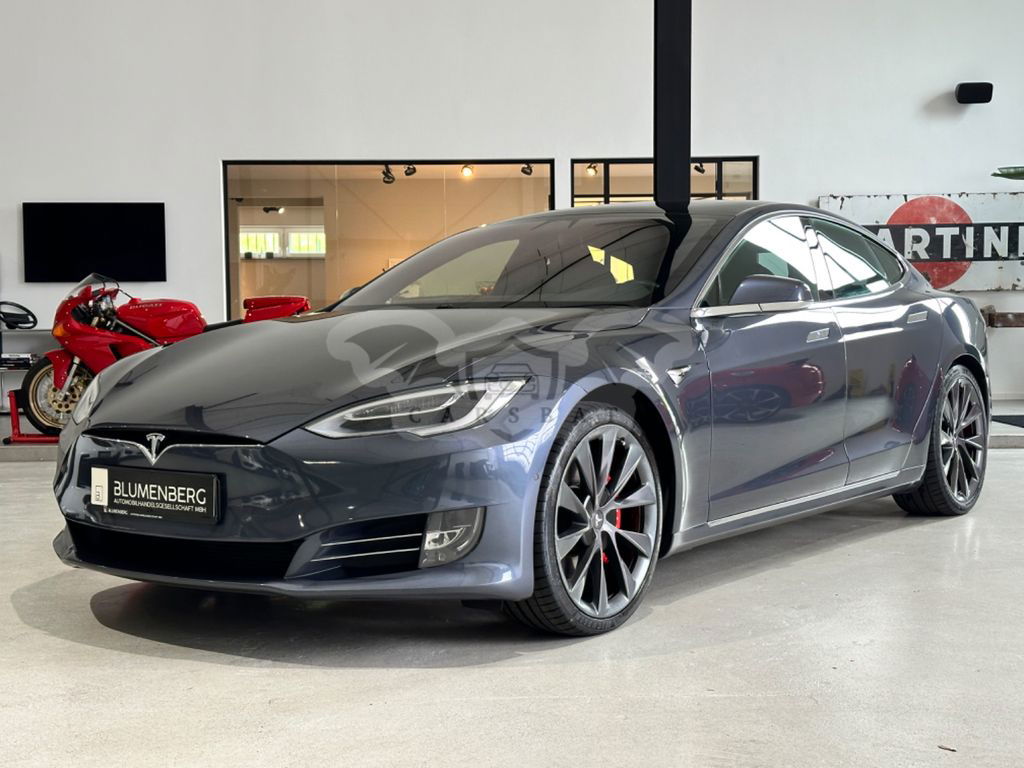 Tesla Model S 2020