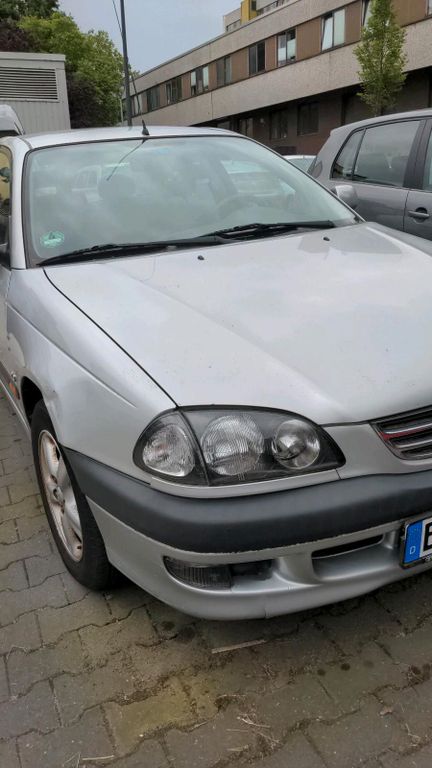 Toyota Avensis 1999