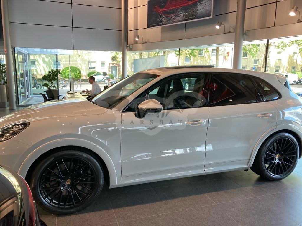 Porsche Cayenne 2022