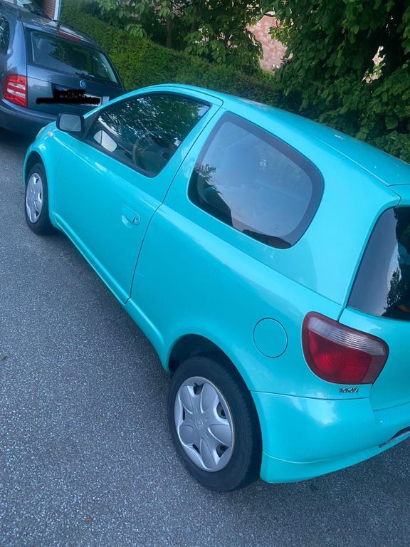 Toyota Yaris 1999