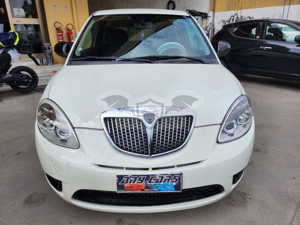 Lancia Ypsilon 2011