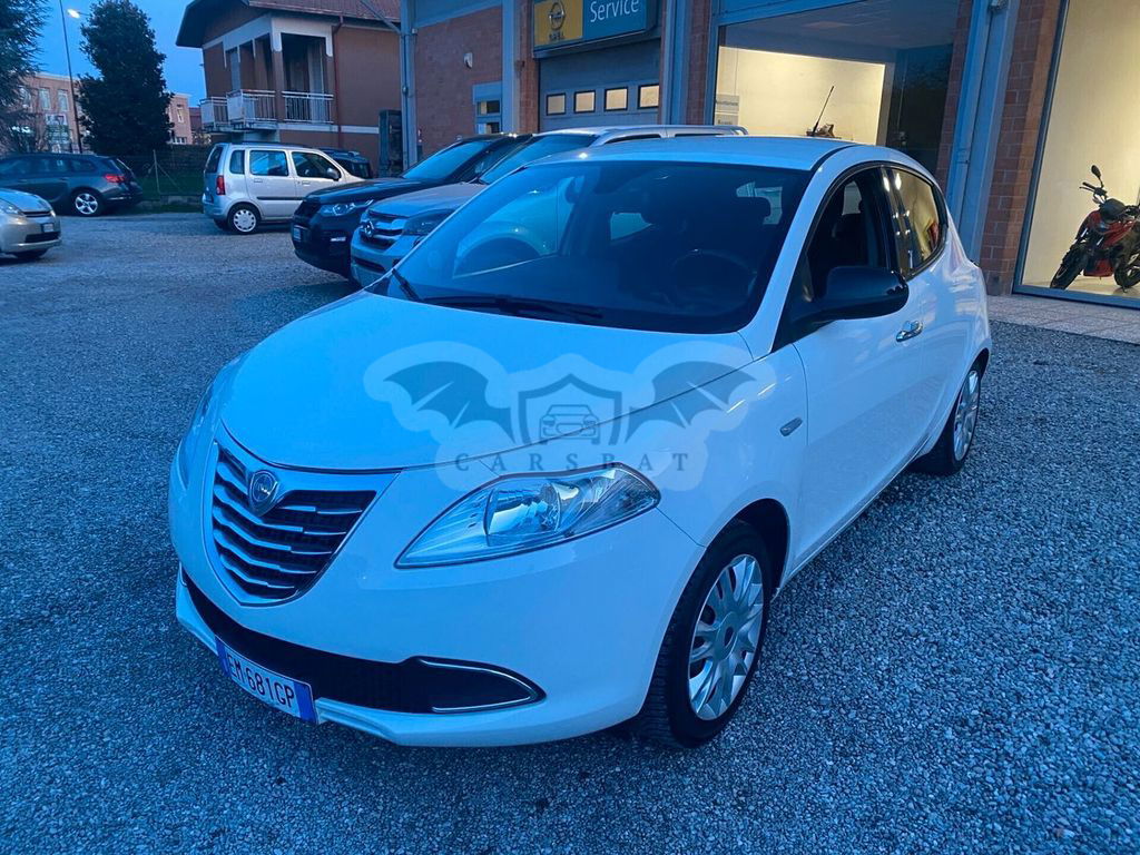 Lancia Ypsilon 2012