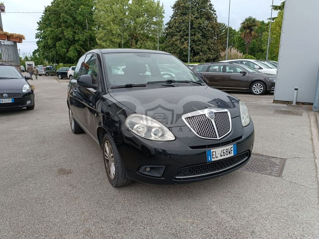 Lancia Ypsilon 2011