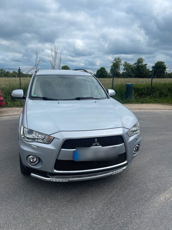 Mitsubishi Outlander 2012