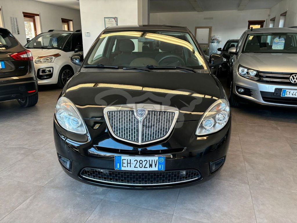 Lancia Ypsilon 2011