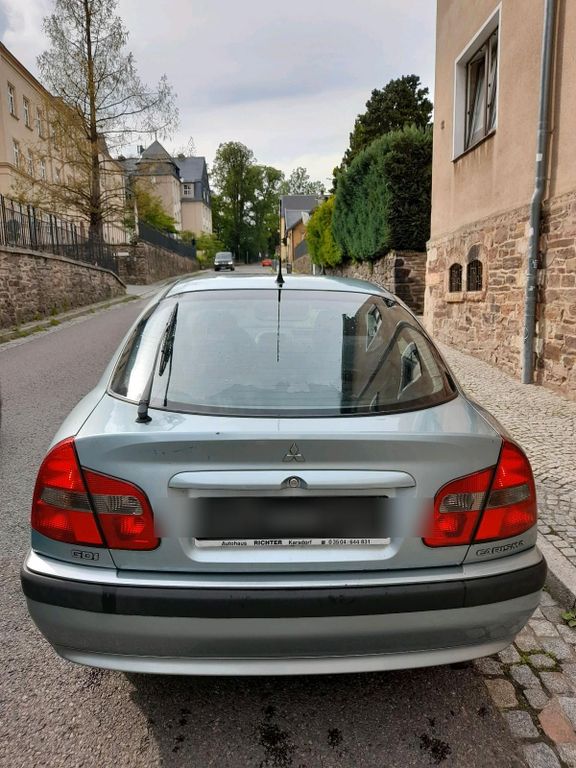 Mitsubishi Carisma 2004