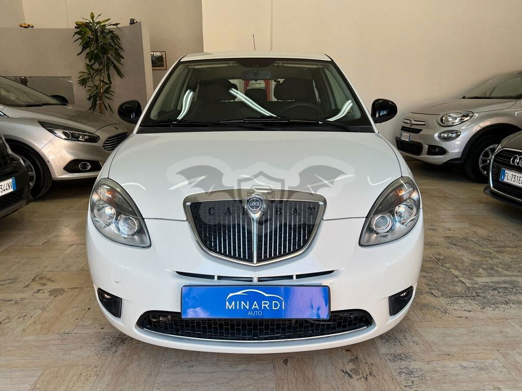 Lancia Ypsilon 2011