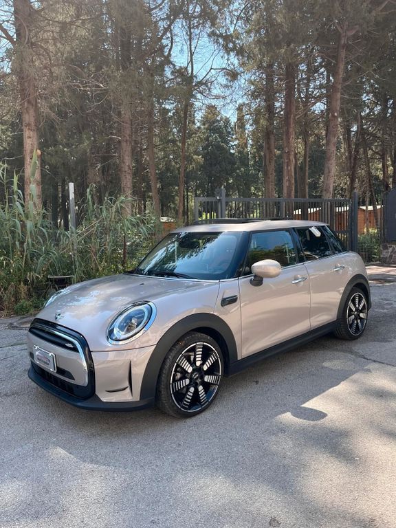 Mini One 2022