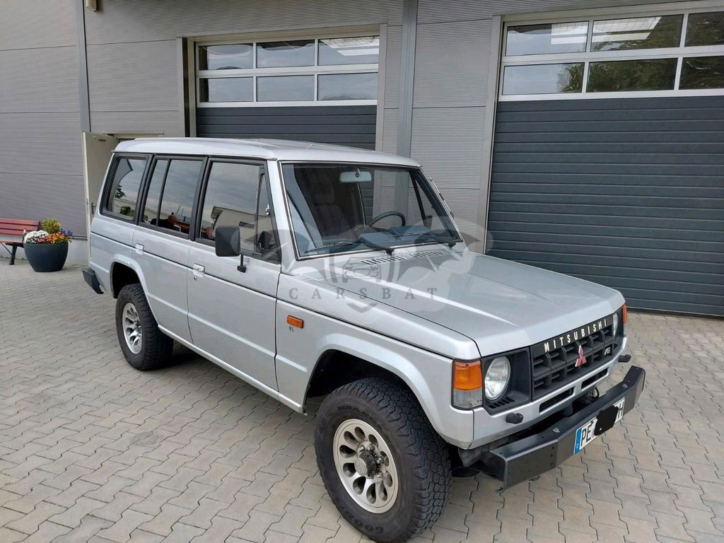 Mitsubishi Pajero 1990