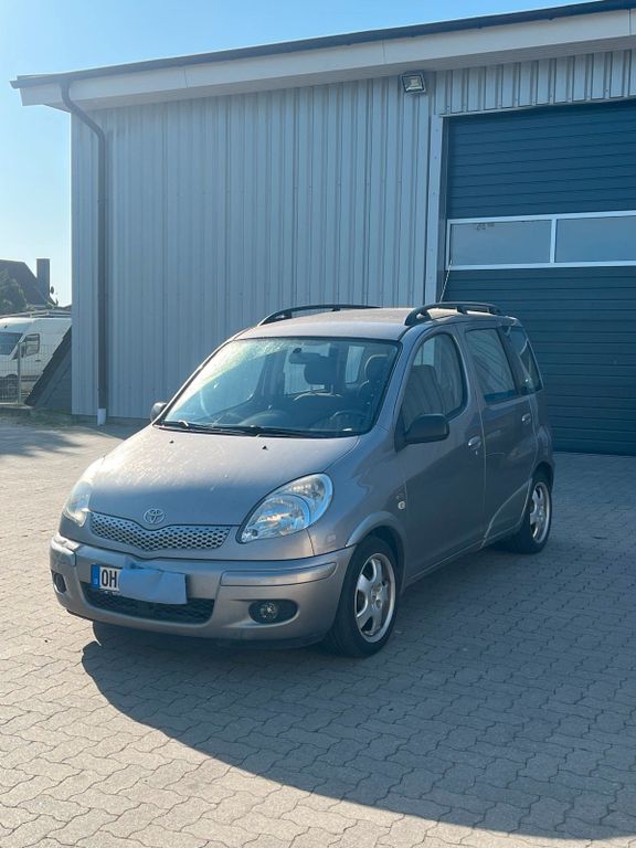 Toyota Verso 2003