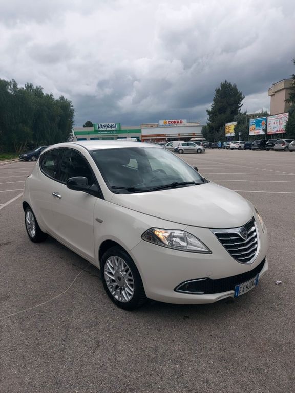 Lancia Ypsilon 2015